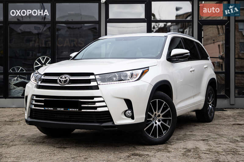 Позашляховик / Кросовер Toyota Highlander 2019 в Києві