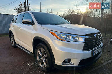 Позашляховик / Кросовер Toyota Highlander 2015 в Львові