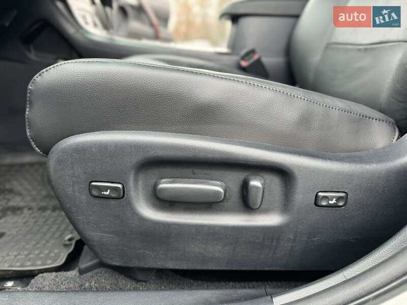 Позашляховик / Кросовер Toyota Highlander 2012 в Харкові