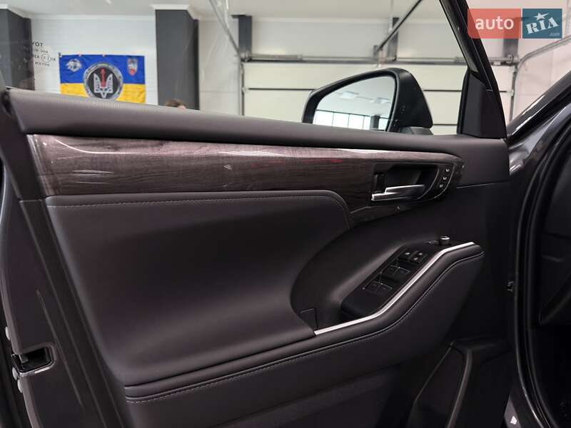 Внедорожник / Кроссовер Toyota Highlander 2024 в Тернополе