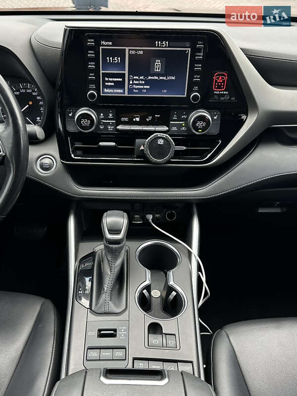 Позашляховик / Кросовер Toyota Highlander 2020 в Дніпрі