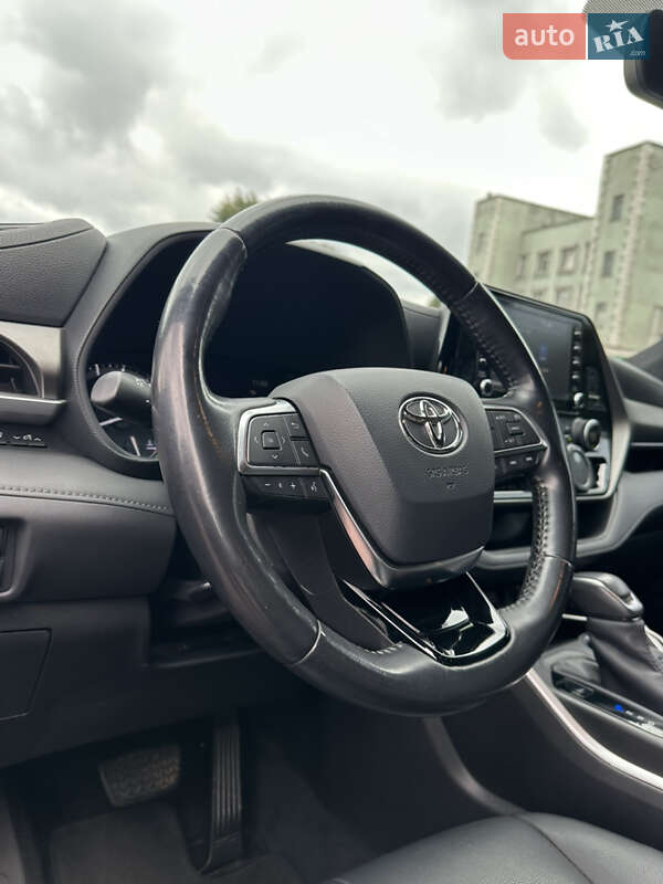 Позашляховик / Кросовер Toyota Highlander 2020 в Дніпрі