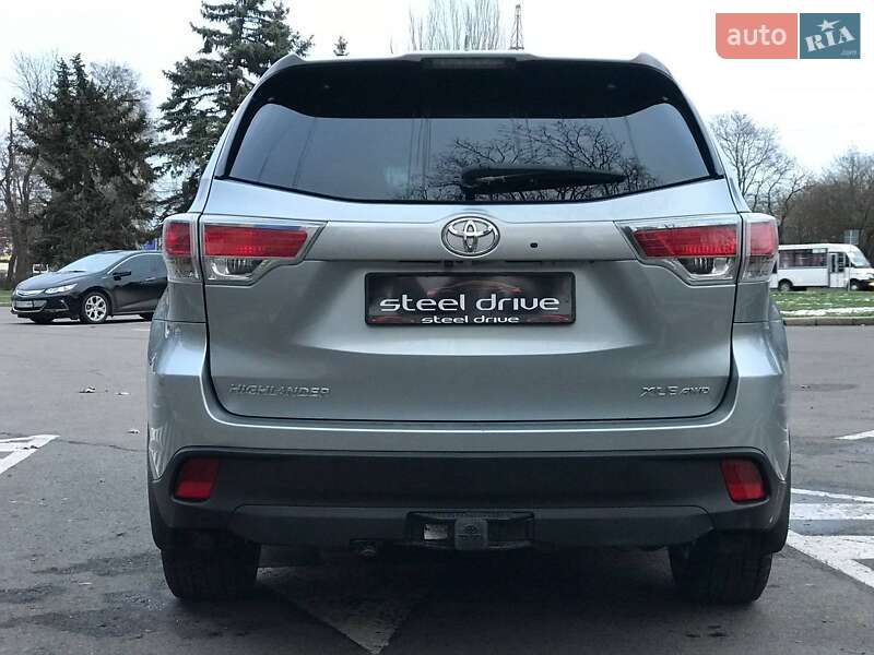 Внедорожник / Кроссовер Toyota Highlander 2014 в Николаеве