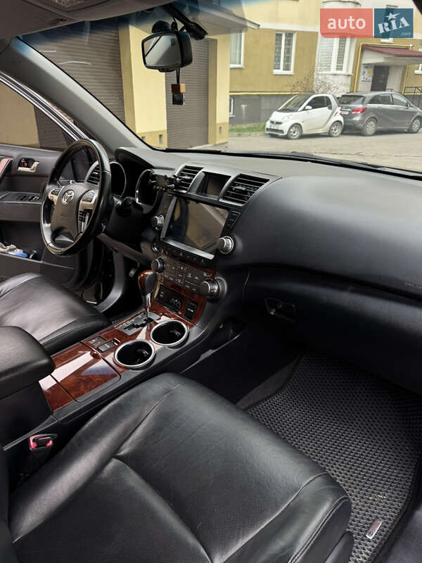 Внедорожник / Кроссовер Toyota Highlander 2013 в Тернополе