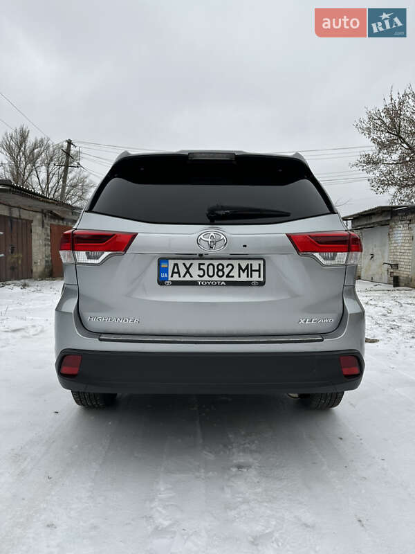 Внедорожник / Кроссовер Toyota Highlander 2019 в Харькове