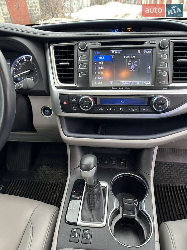 Внедорожник / Кроссовер Toyota Highlander 2019 в Харькове