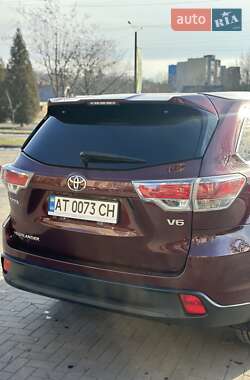 Внедорожник / Кроссовер Toyota Highlander 2014 в Калуше