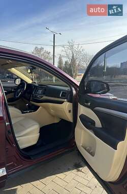 Внедорожник / Кроссовер Toyota Highlander 2014 в Калуше