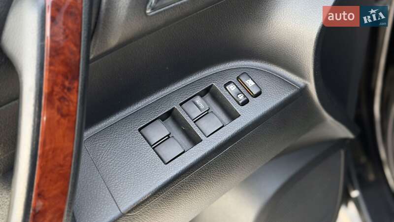 Внедорожник / Кроссовер Toyota Highlander 2011 в Зборове