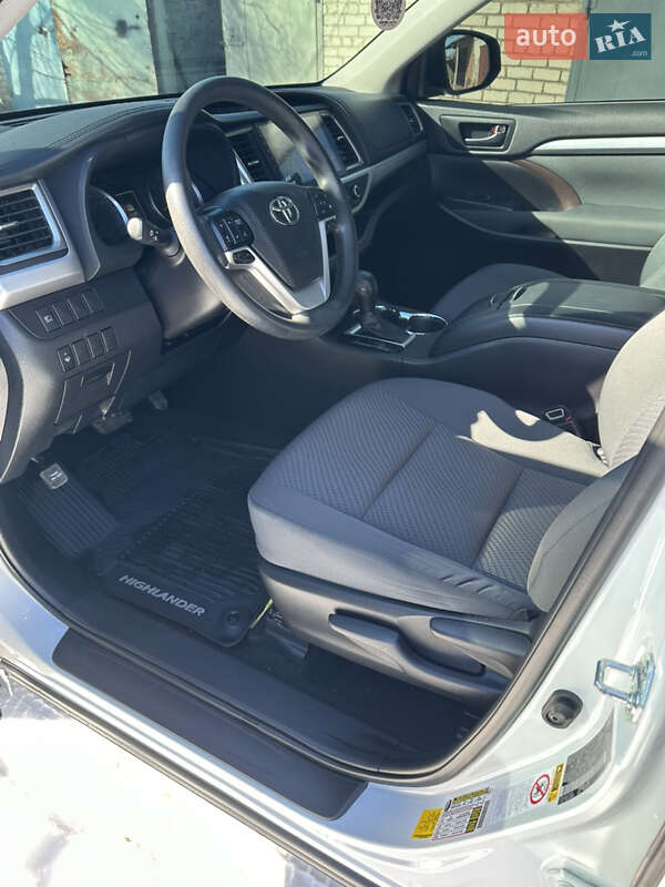 Внедорожник / Кроссовер Toyota Highlander 2019 в Харькове фото 12 Внедорожник / Кроссовер Toyota Highlander 2019 в Харькове