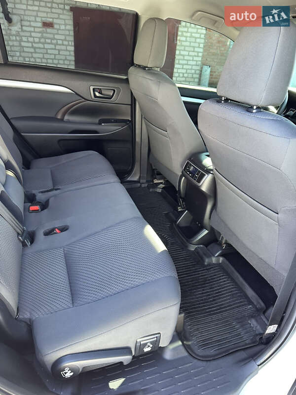 Внедорожник / Кроссовер Toyota Highlander 2019 в Харькове фото 16 Внедорожник / Кроссовер Toyota Highlander 2019 в Харькове