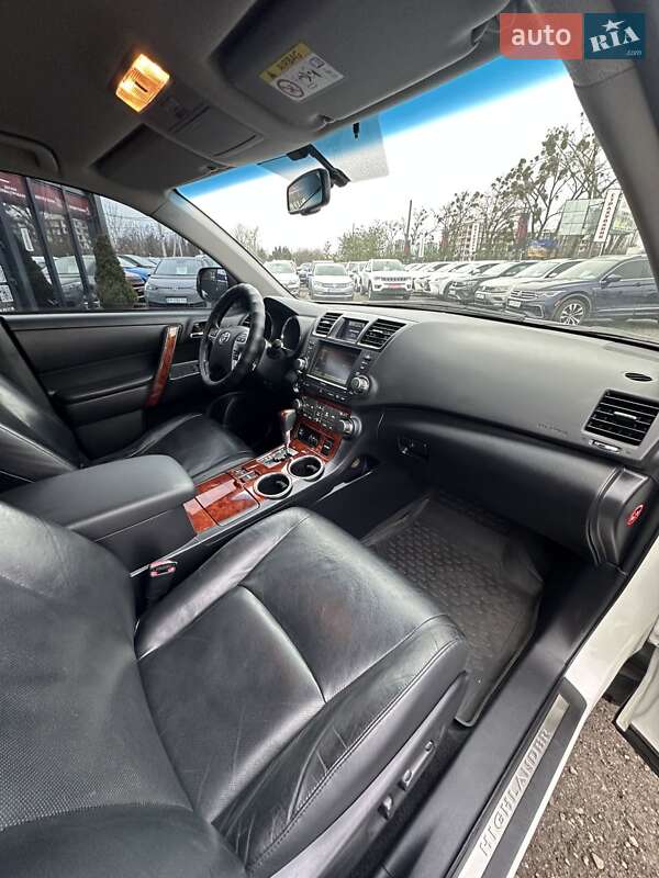 Внедорожник / Кроссовер Toyota Highlander 2012 в Белогородке фото 31 Внедорожник / Кроссовер Toyota Highlander 2012 в Белогородке