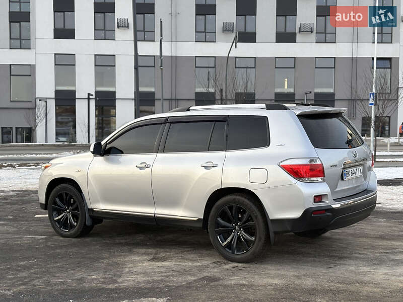 Внедорожник / Кроссовер Toyota Highlander 2011 в Ровно