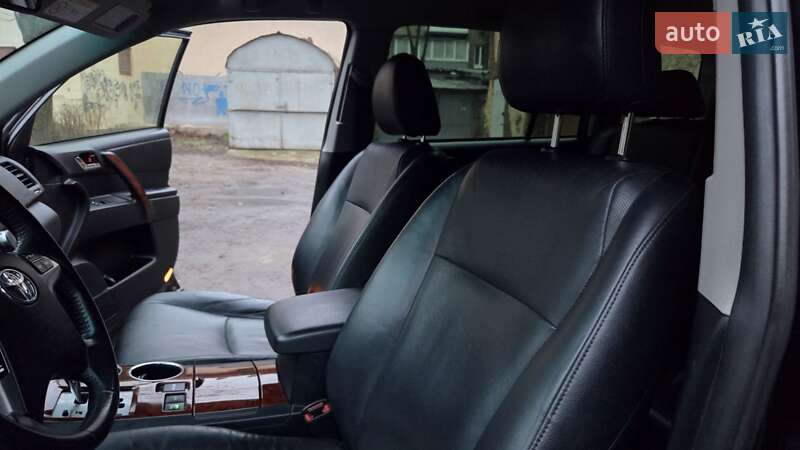 Внедорожник / Кроссовер Toyota Highlander 2013 в Харькове