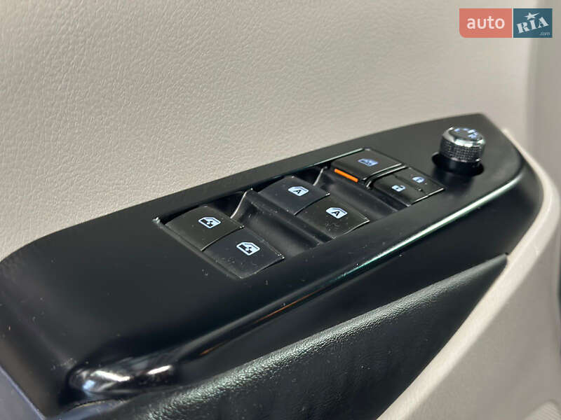 Внедорожник / Кроссовер Toyota Highlander 2014 в Луцке фото 35 Внедорожник / Кроссовер Toyota Highlander 2014 в Луцке