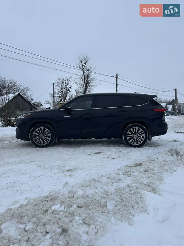 Позашляховик / Кросовер Toyota Highlander 2021 в Києві
