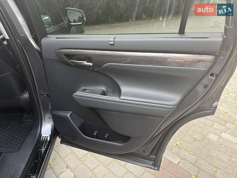 Внедорожник / Кроссовер Toyota Highlander 2021 в Самборе