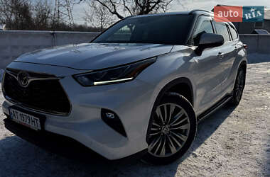 Внедорожник / Кроссовер Toyota Highlander 2020 в Черновцах