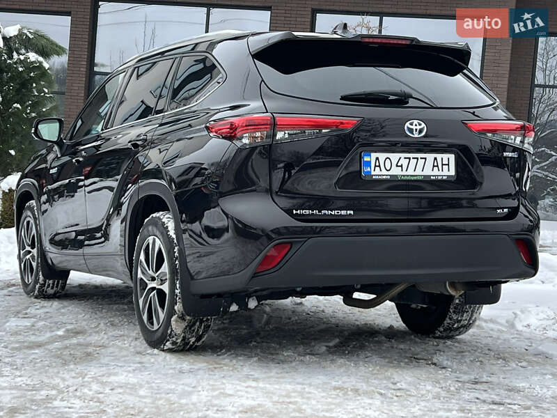 Внедорожник / Кроссовер Toyota Highlander 2020 в Ужгороде