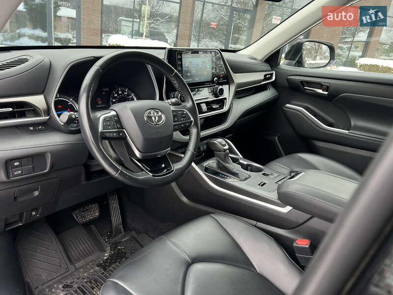 Внедорожник / Кроссовер Toyota Highlander 2020 в Ужгороде