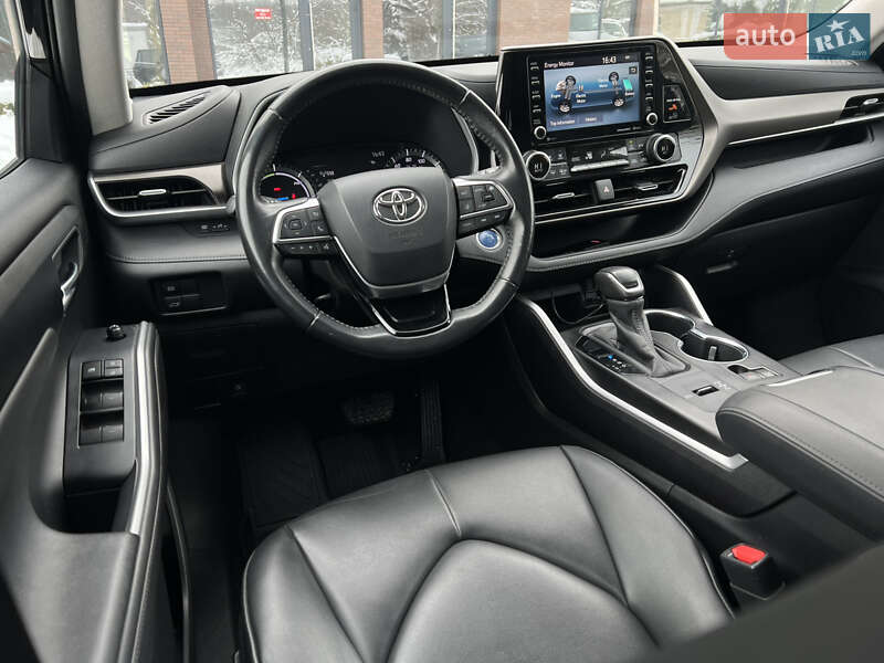 Внедорожник / Кроссовер Toyota Highlander 2020 в Ужгороде