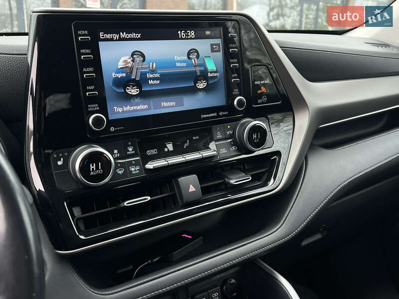 Внедорожник / Кроссовер Toyota Highlander 2020 в Ужгороде