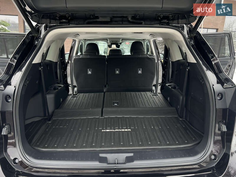 Внедорожник / Кроссовер Toyota Highlander 2020 в Ужгороде