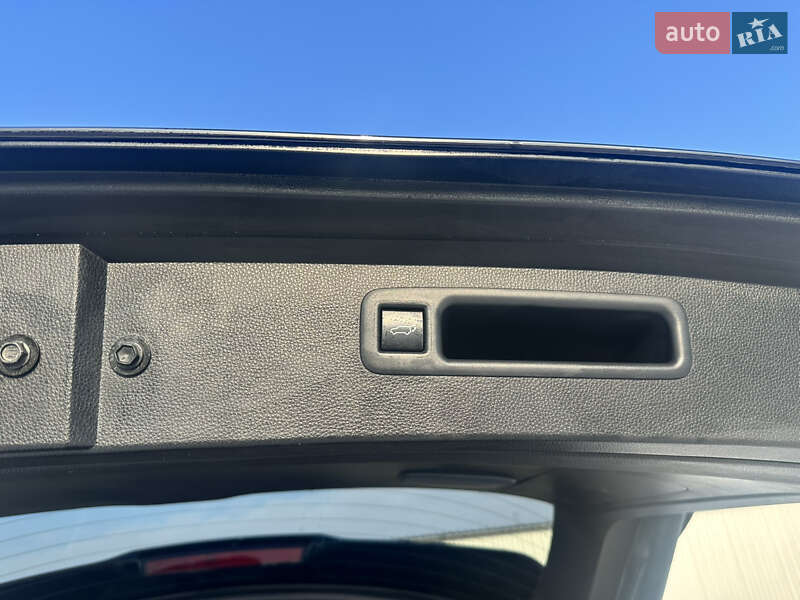 Внедорожник / Кроссовер Toyota Highlander 2021 в Гайсине