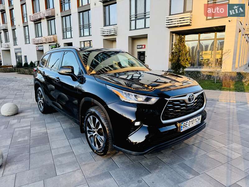 Внедорожник / Кроссовер Toyota Highlander 2020 в Тернополе