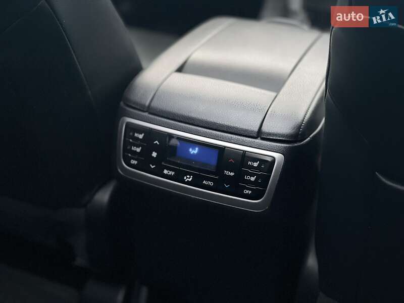 Внедорожник / Кроссовер Toyota Highlander 2015 в Днепре