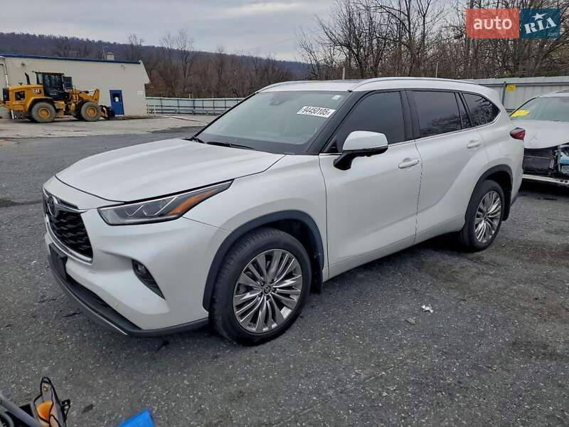 Toyota Highlander 2023