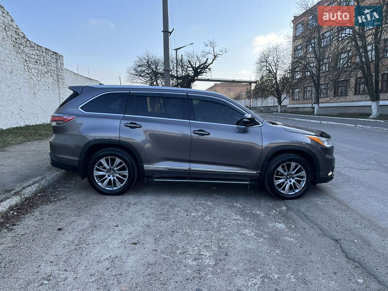 Внедорожник / Кроссовер Toyota Highlander 2016 в Первомайске фото 3 Внедорожник / Кроссовер Toyota Highlander 2016 в Первомайске