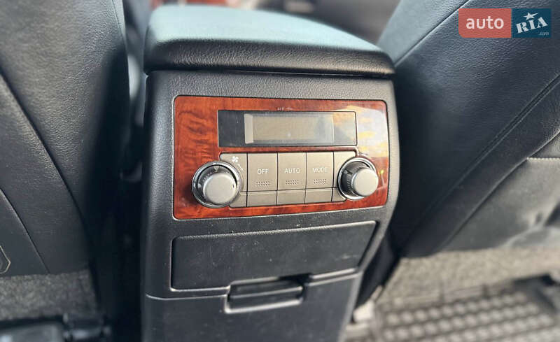 Внедорожник / Кроссовер Toyota Highlander 2011 в Врадиевке