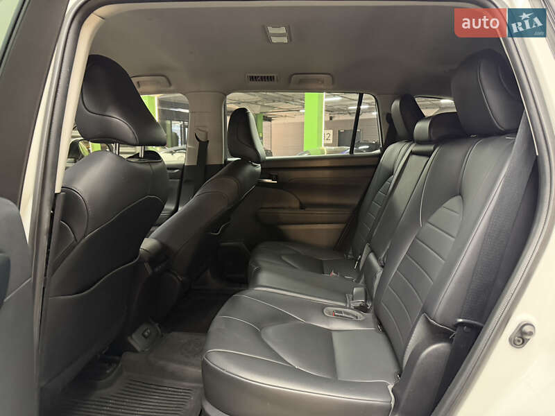 Внедорожник / Кроссовер Toyota Highlander 2020 в Киеве