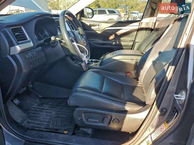 Внедорожник / Кроссовер Toyota Highlander 2017 в Виннице