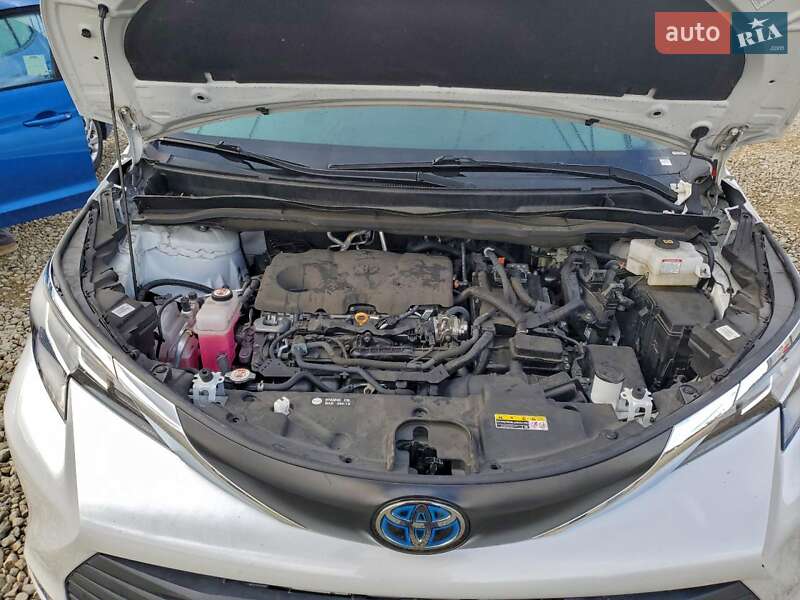 Внедорожник / Кроссовер Toyota Highlander 2022 в Ужгороде