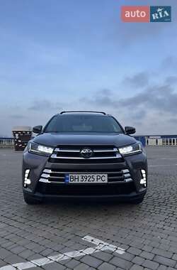 Внедорожник / Кроссовер Toyota Highlander 2019 в Одессе