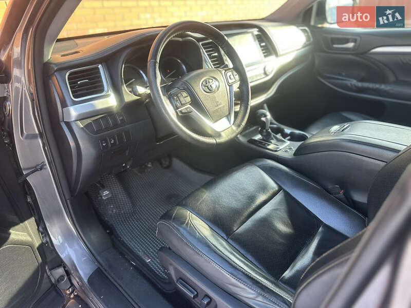Внедорожник / Кроссовер Toyota Highlander 2014 в Киеве фото 12 Внедорожник / Кроссовер Toyota Highlander 2014 в Киеве