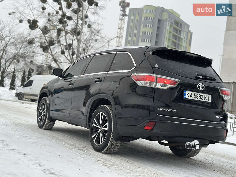 Внедорожник / Кроссовер Toyota Highlander 2016 в Житомире