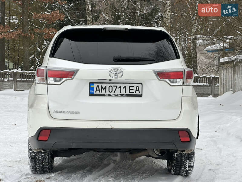 Внедорожник / Кроссовер Toyota Highlander 2016 в Житомире