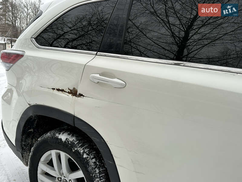 Внедорожник / Кроссовер Toyota Highlander 2016 в Житомире