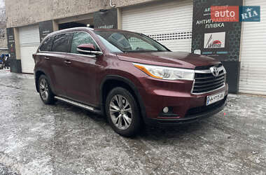 Позашляховик / Кросовер Toyota Highlander 2014 в Первомайську