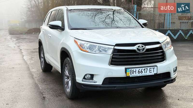 Внедорожник / Кроссовер Toyota Highlander 2014 в Одессе