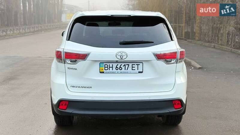 Внедорожник / Кроссовер Toyota Highlander 2014 в Одессе