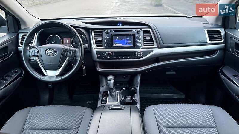 Внедорожник / Кроссовер Toyota Highlander 2014 в Одессе