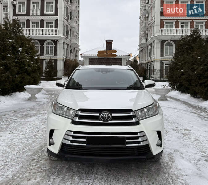 Позашляховик / Кросовер Toyota Highlander 2018 в Києві