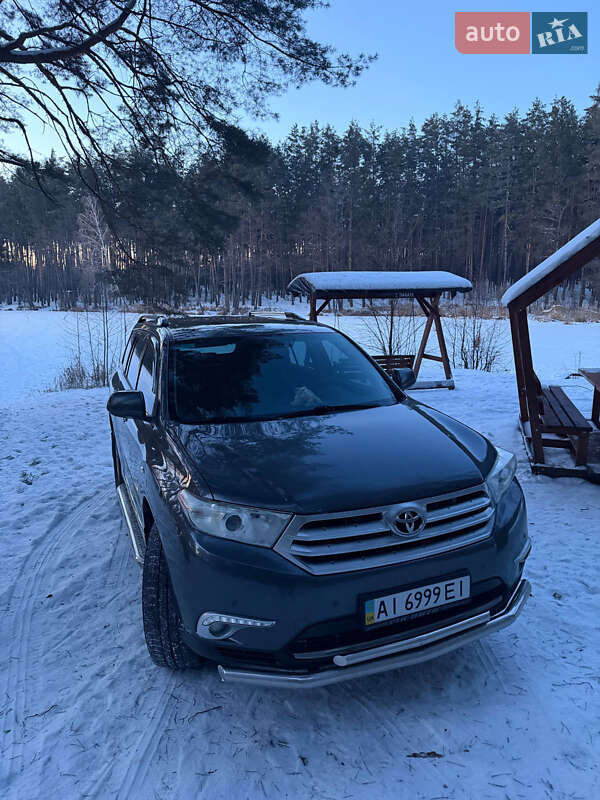 Внедорожник / Кроссовер Toyota Highlander 2011 в Киеве