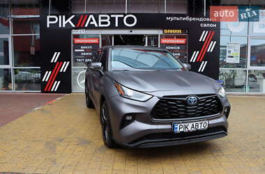 Позашляховик / Кросовер Toyota Highlander 2021 в Львові