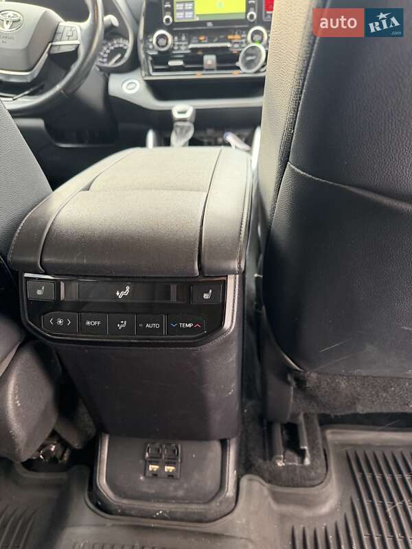 Внедорожник / Кроссовер Toyota Highlander 2020 в Киеве