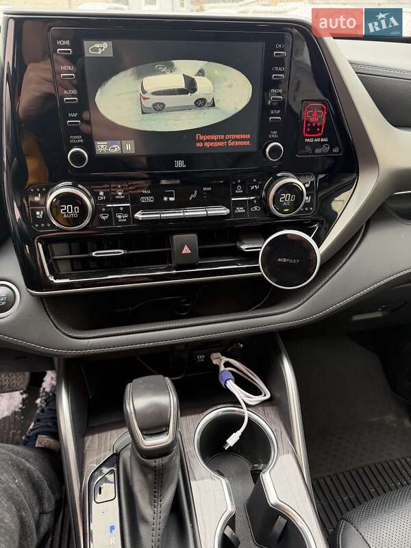 Внедорожник / Кроссовер Toyota Highlander 2020 в Киеве